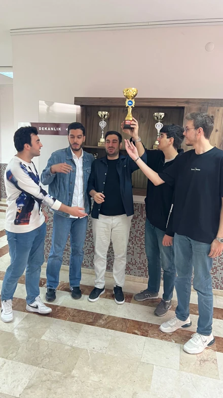 Kupa Dekanımıza Teslim Edildi.